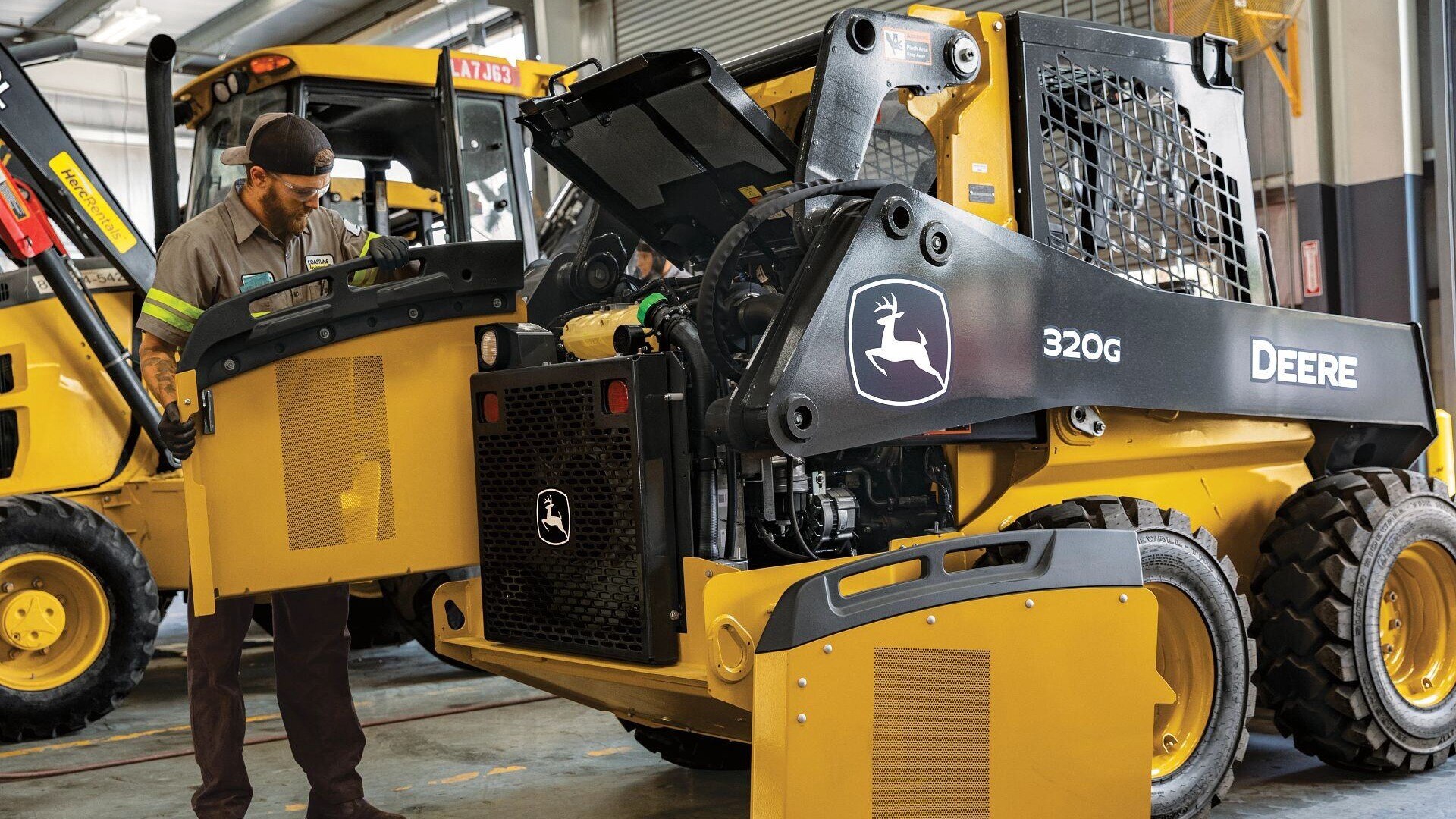 John Deere vs. Bobcat Skid Steers A Comprehensive Comparison